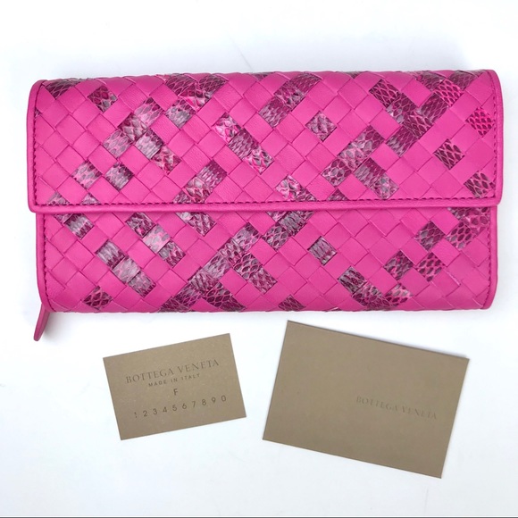 Bottega Veneta Handbags - Like New Bottega Veneta Fuchsia Continental Wallet